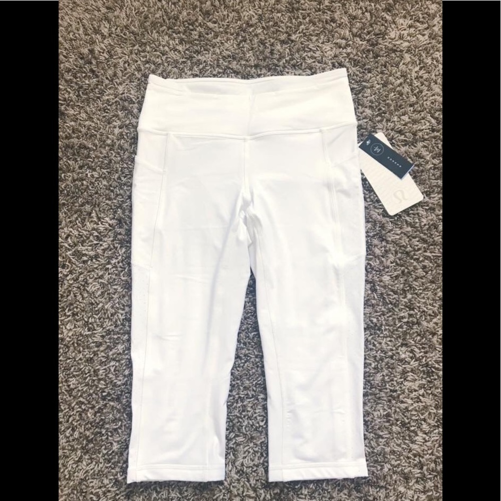 SOLD 🚫🚫🚫Lululemon mind over miles crops